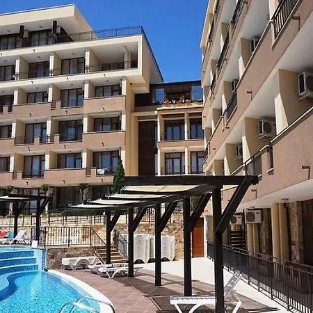 Luxor Apartman *